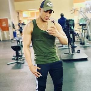 Meet your Posher, Rosbel